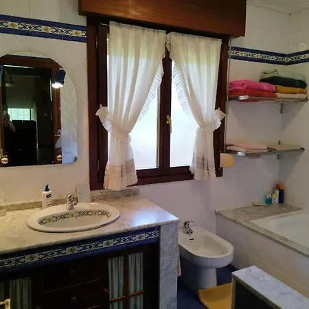 Piscina Climatizada - Todo El Ano- Playa De La Nora-chimenea- Barbacoa